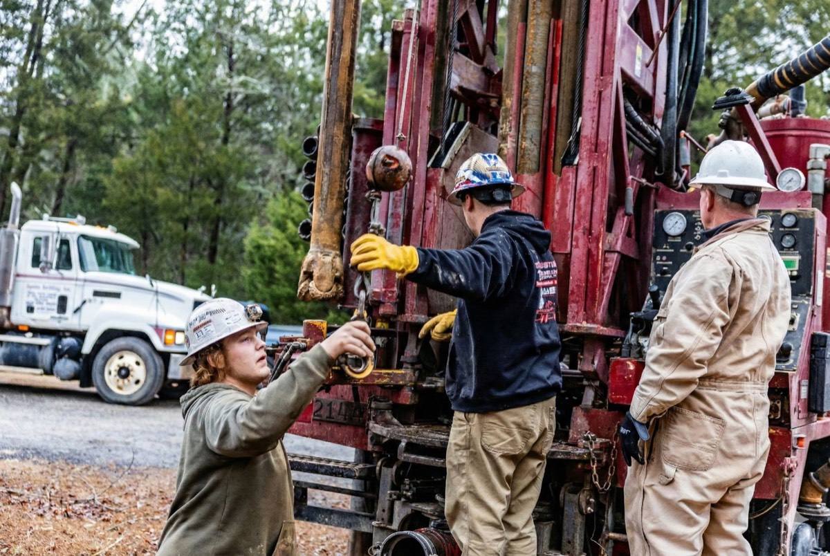 Austin Drilling crew drilling well